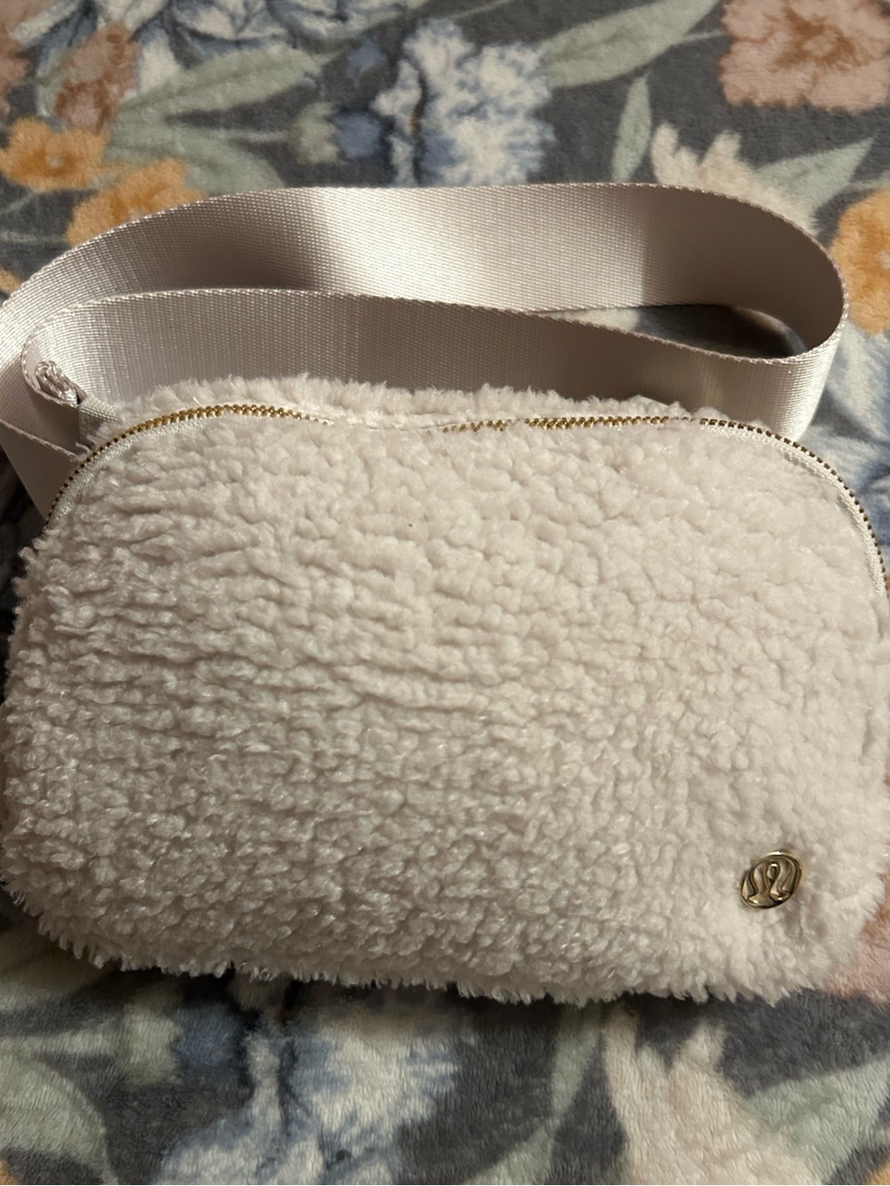 Lululemon Everywhere Belt Bag Plush Fleece Bone Gold